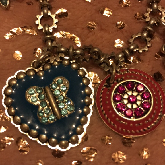 Necklace - Picture 5 of 7